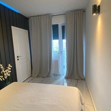 Q Luxury Apartment - Palas Center Iasi Exteriör bild