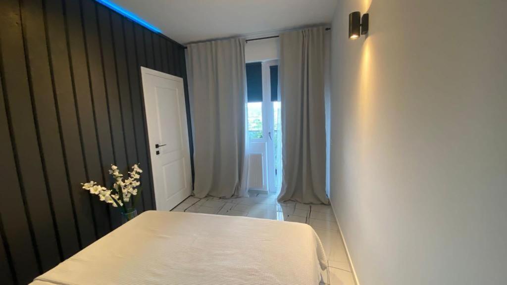 Q Luxury Apartment - Palas Center Iasi Exteriör bild