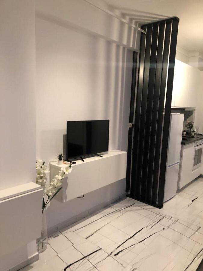 Q Luxury Apartment - Palas Center Iasi Exteriör bild