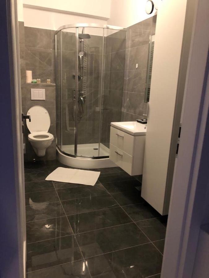 Q Luxury Apartment - Palas Center Iasi Exteriör bild